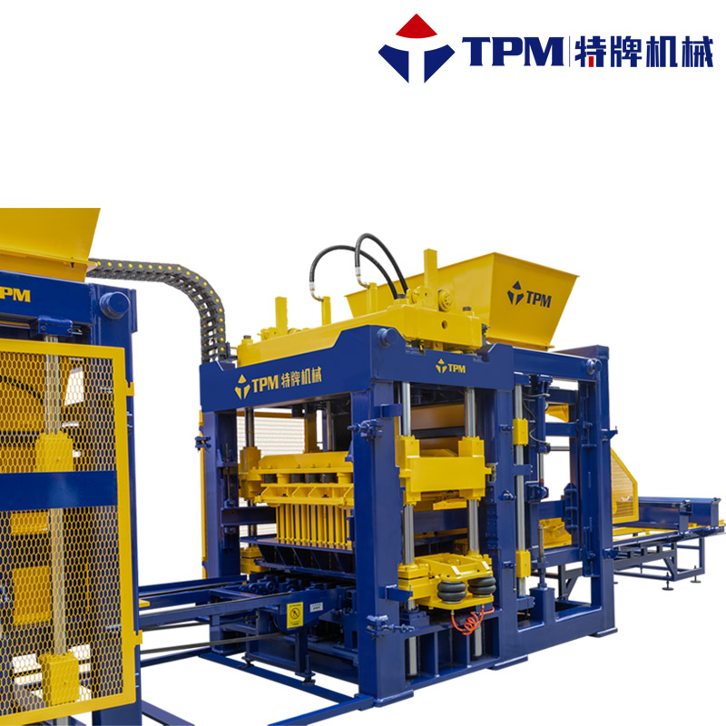 Máquina de fabricación de bloques de cemento de alto nivel TPM8000G funcionando en la ciudad de Guangzhou, China